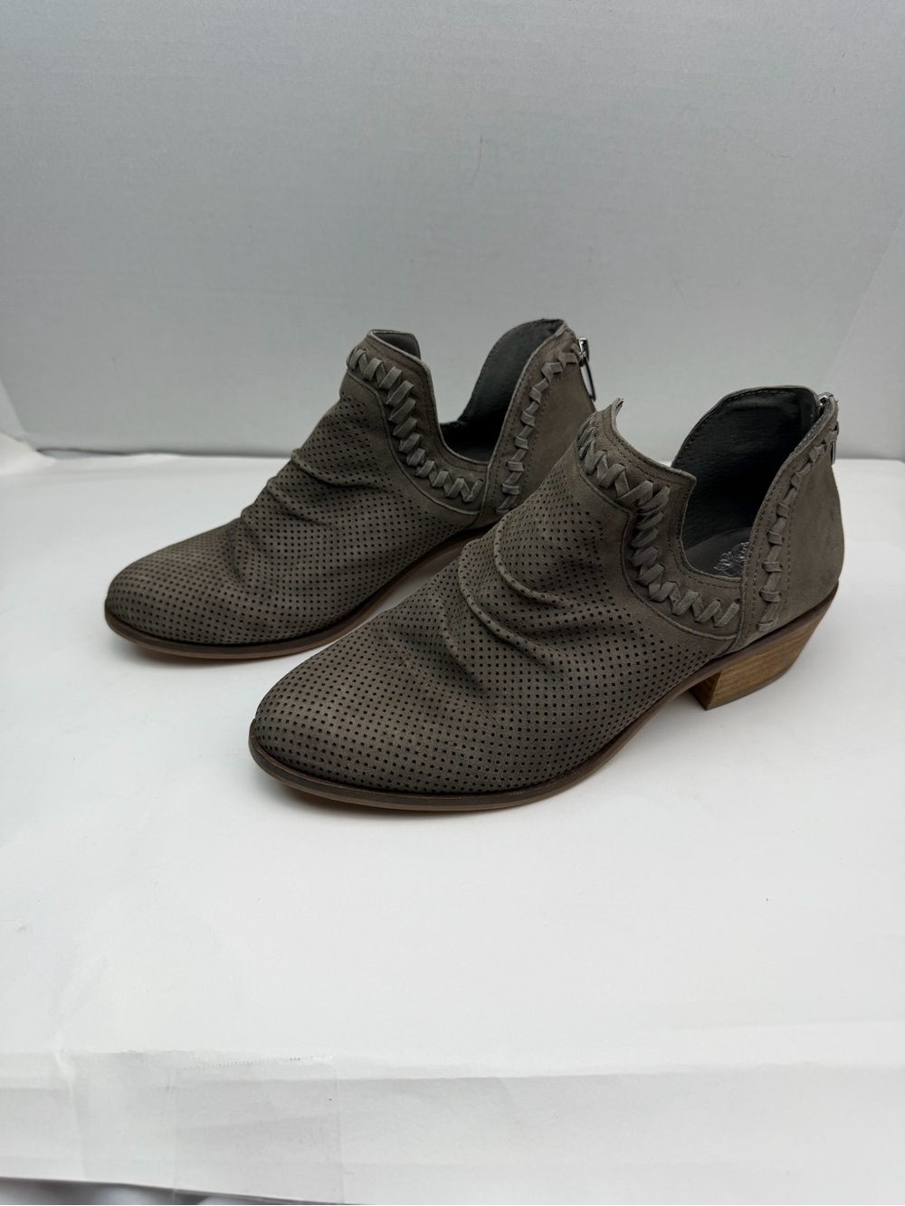 Vince Camuto Women's Ankle Boots Gray Size 7.5